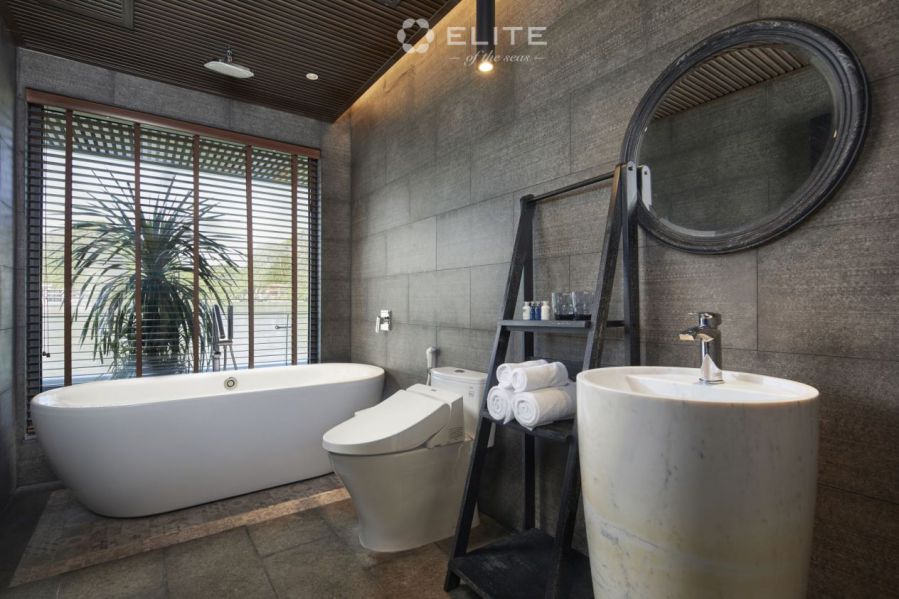 Bathroom_1_compressed_compressed_compressed
