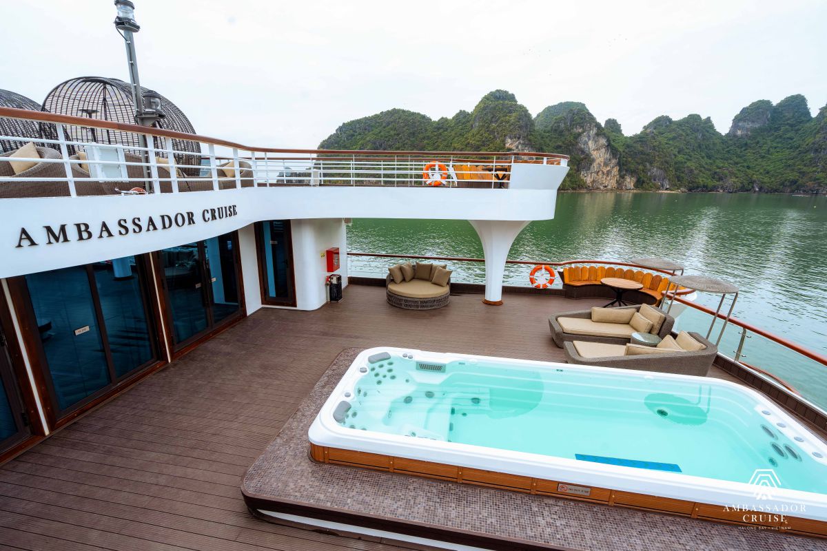 Jacuzzi pool (2)_compressed