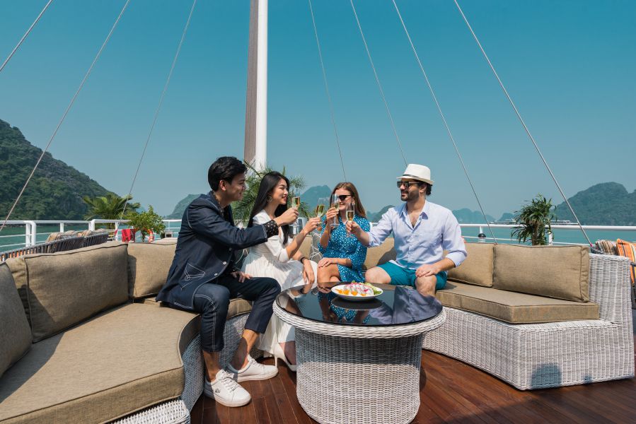 Tripist - The Halong Catamaran (12)