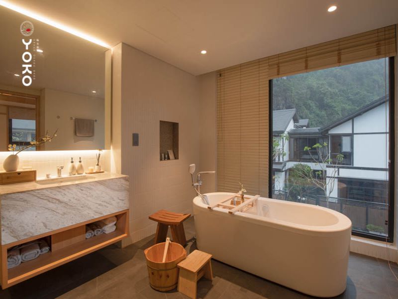 YAMA ONSEN PREMIUM - BATHROOM 1_compressed
